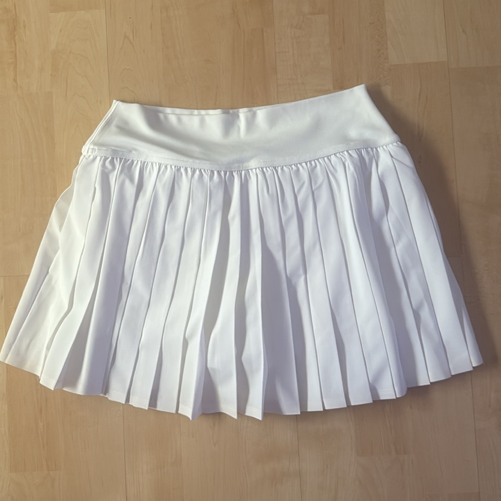 Aeri White Pleated Women's Skirt - Picture 5 of 5